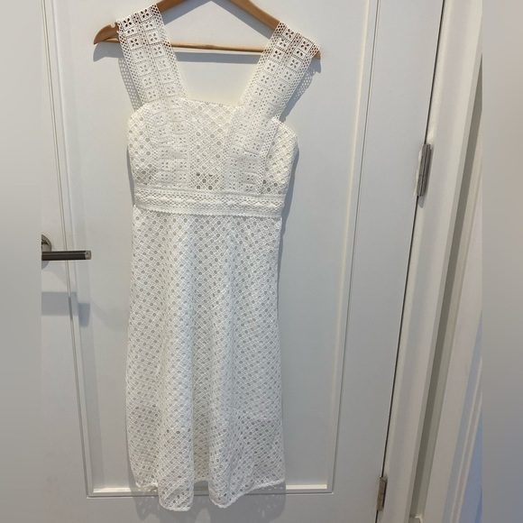 Dresses & Skirts - Midi Dress White Size 2